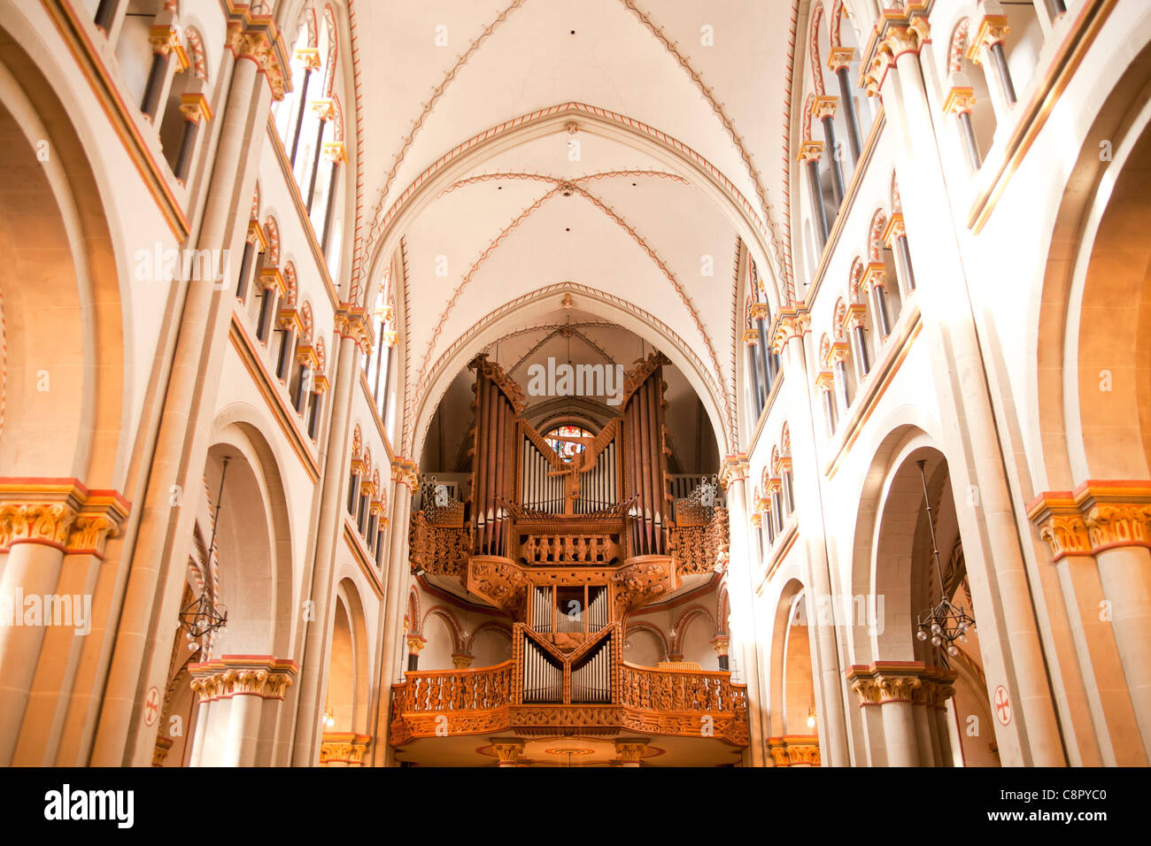 Orgel der Kirche das Bonner Münster in Bonn, Nordrhein-Westfalen, Deutschland Stockfoto