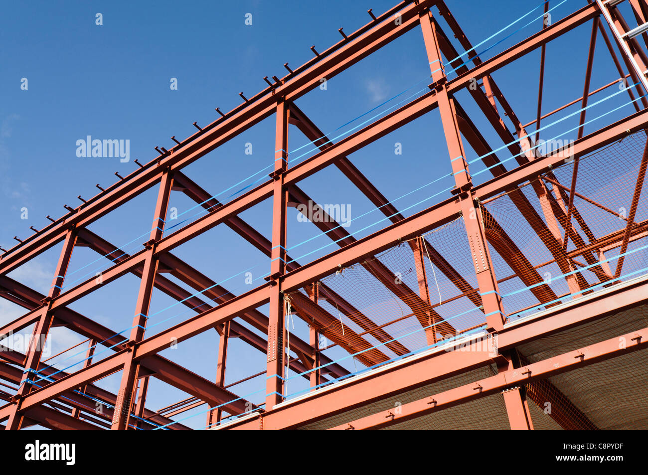 Stahlrahmen eines Gebäudes im Bau Stockfotografie - Alamy