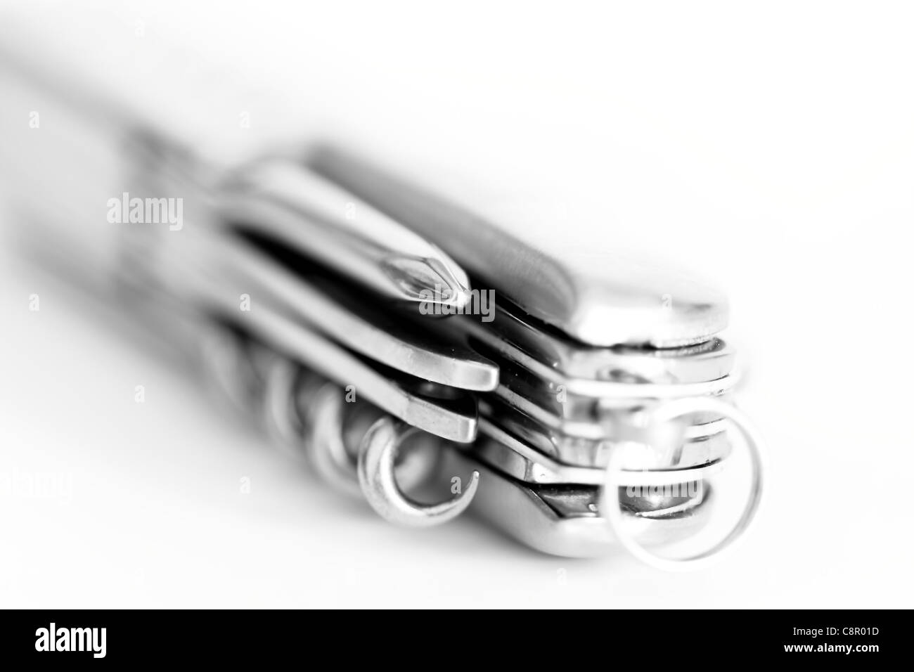 Taschenmesser gefaltet auf weißem Hintergrund Stockfoto