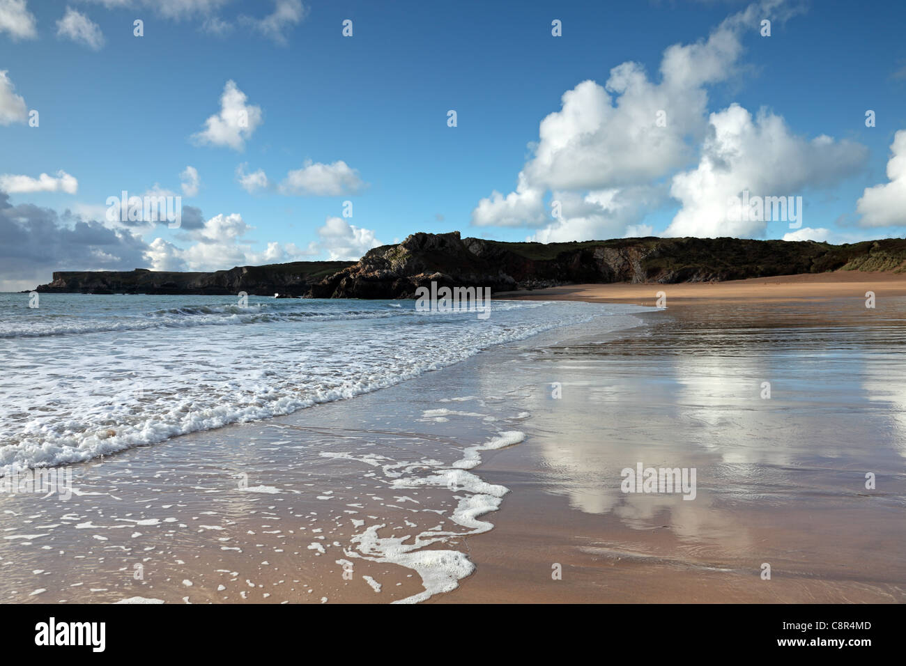 Broad Haven Beach und der Blick in Richtung St. Govan Kopf Pembrokeshire Nationalpark Wales Cymru UK GB Stockfoto