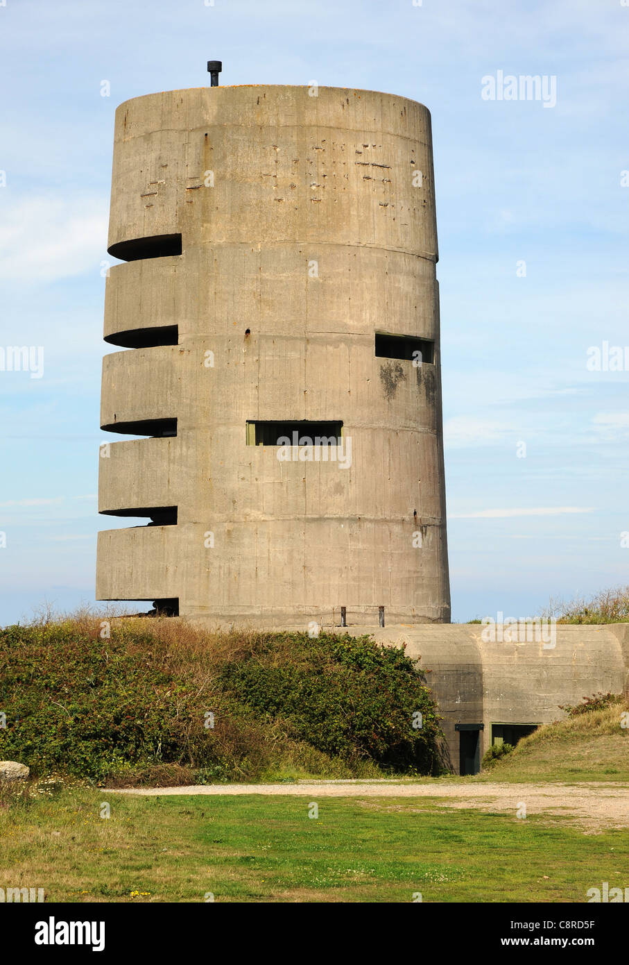 Deutsche Artillerie Beobachtung Bunker. Ein Teil der Atlantikwall Befestigungsanlagen der Insel Guernsey, Channel Islands Stockfoto