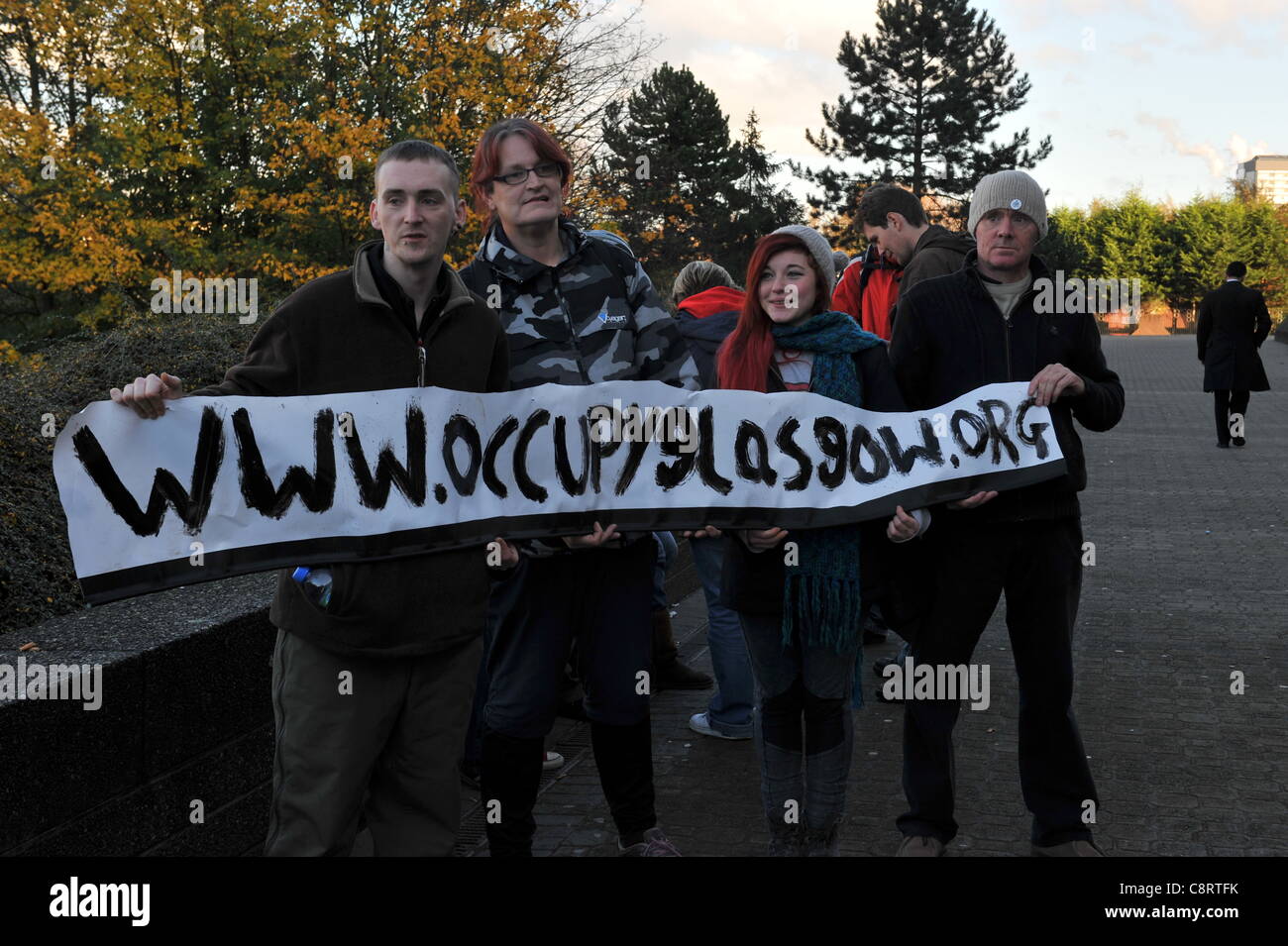Glasgow, UK, 11.01.2011. Besetzen Sie Glasgow Demonstranten außerhalb Glasgow Sheriff Gericht nach dem Gewinn eines 48-stündigen Aufschub der Hinrichtung. Stockfoto