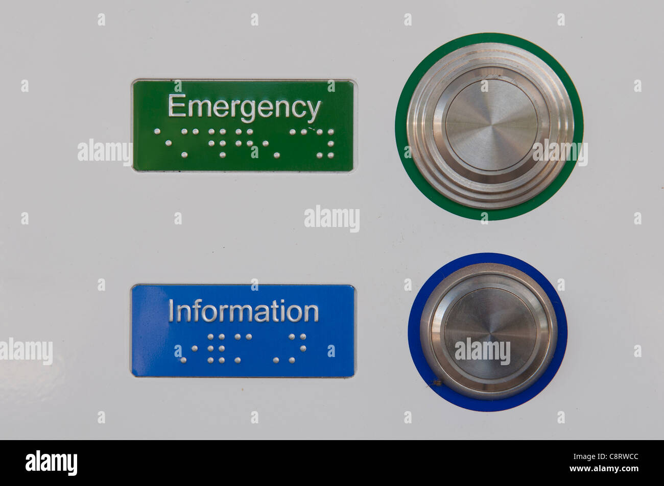 Blindenschrift auf Help Point am Henley in Arden Bahnhof, Warwickshire, UK Stockfoto