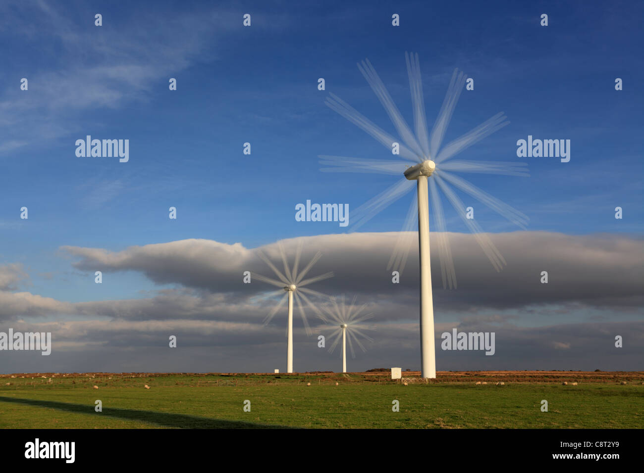Riesigen Windkraftanlagen auf Knabs Ridge Windpark in der Nähe von Harrogate, Yorkshire, England Stockfoto