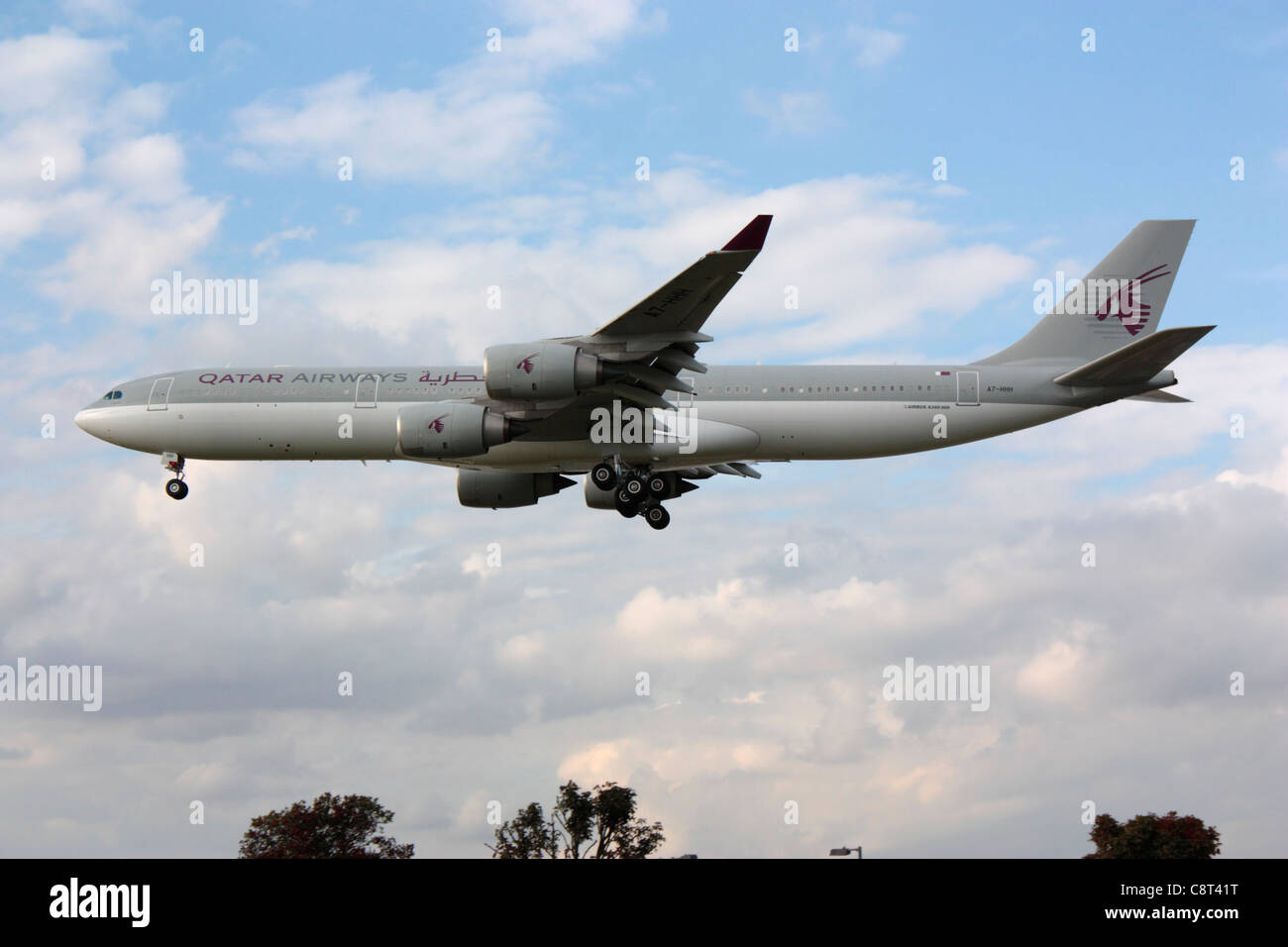 Katar des Emirs Flight Airbus A340-500 VIP-Transport jet Ansatz von London Heathrow Stockfoto