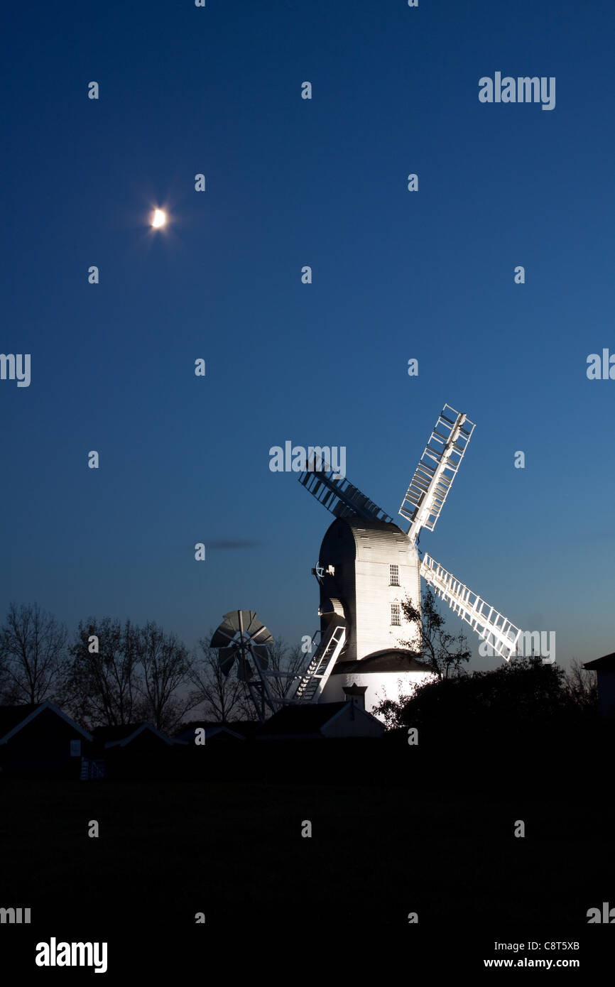 Saxstead grün Bockwindmühle in der Nacht, Suffolk, England Stockfoto