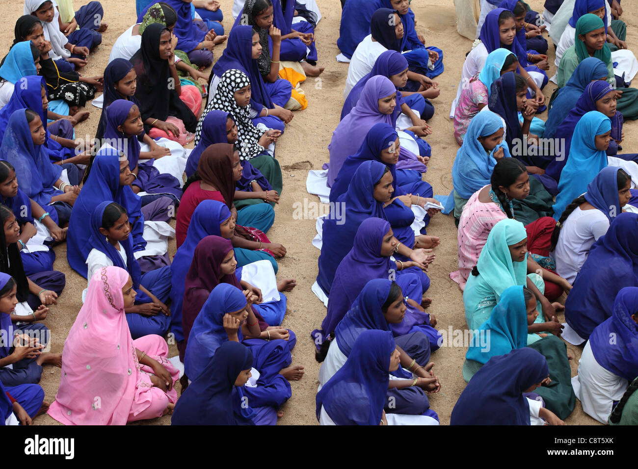 Muslimische indische Mädchen in der Schule Andhra Pradesh in Indien Stockfoto