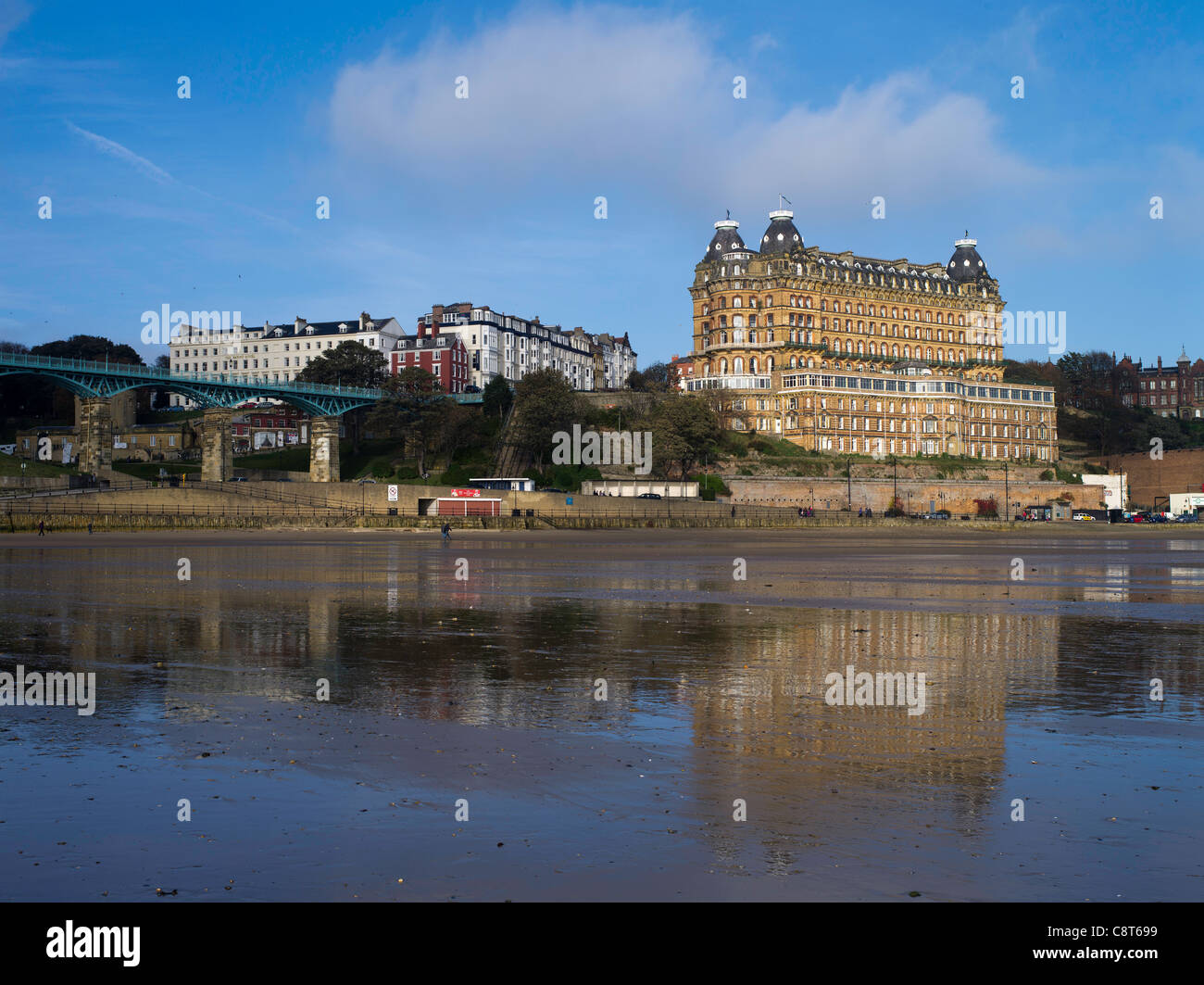 dh The Grand Hotel SCARBOROUGH NORTH YORKSHIRE South Bay englisch Hotels am Meer in England Beach UK Waterfront Stadt Stockfoto