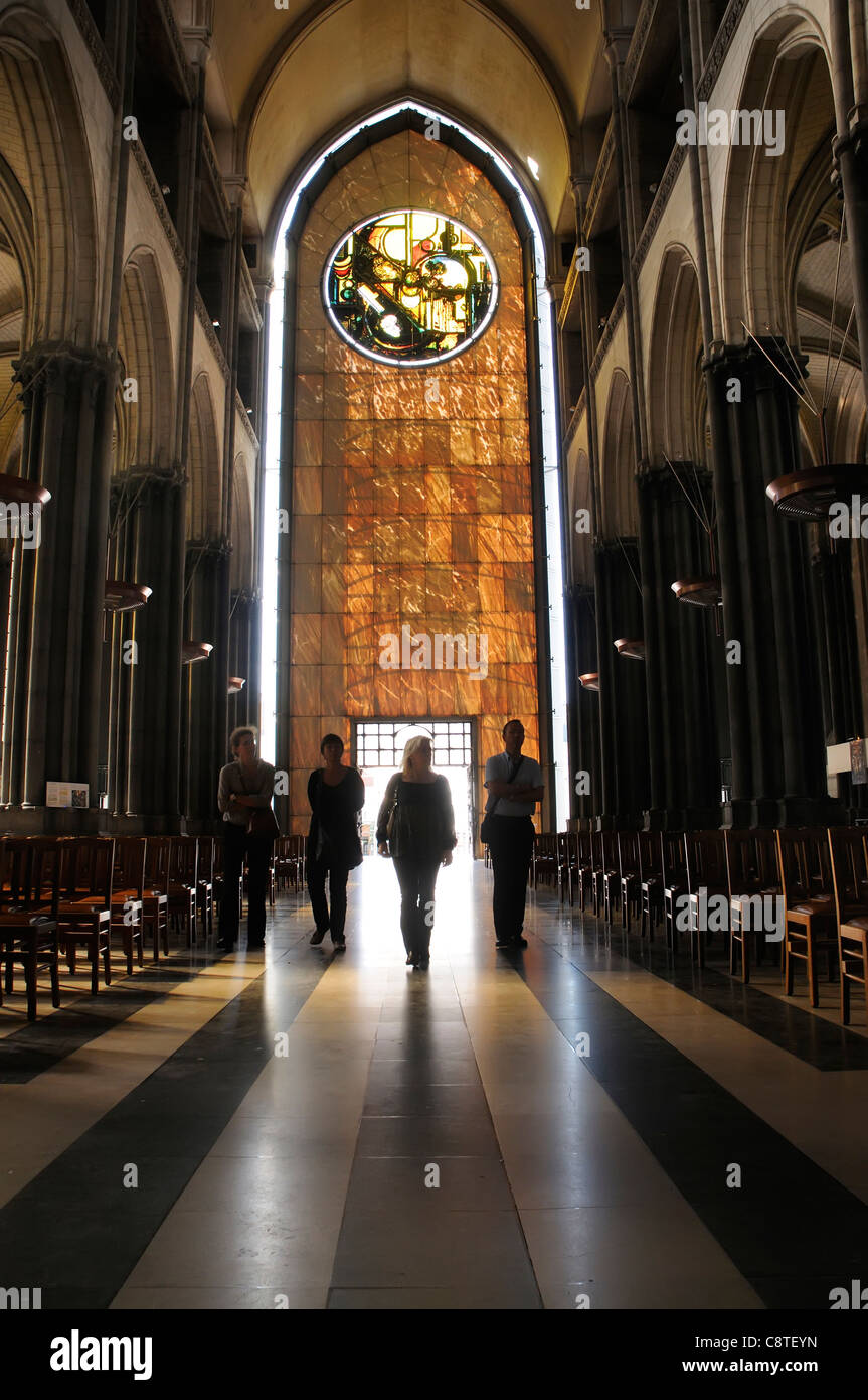 Vier Personen in Notre Dame de la Treille Kathedrale, Lille, Frankreich Stockfoto