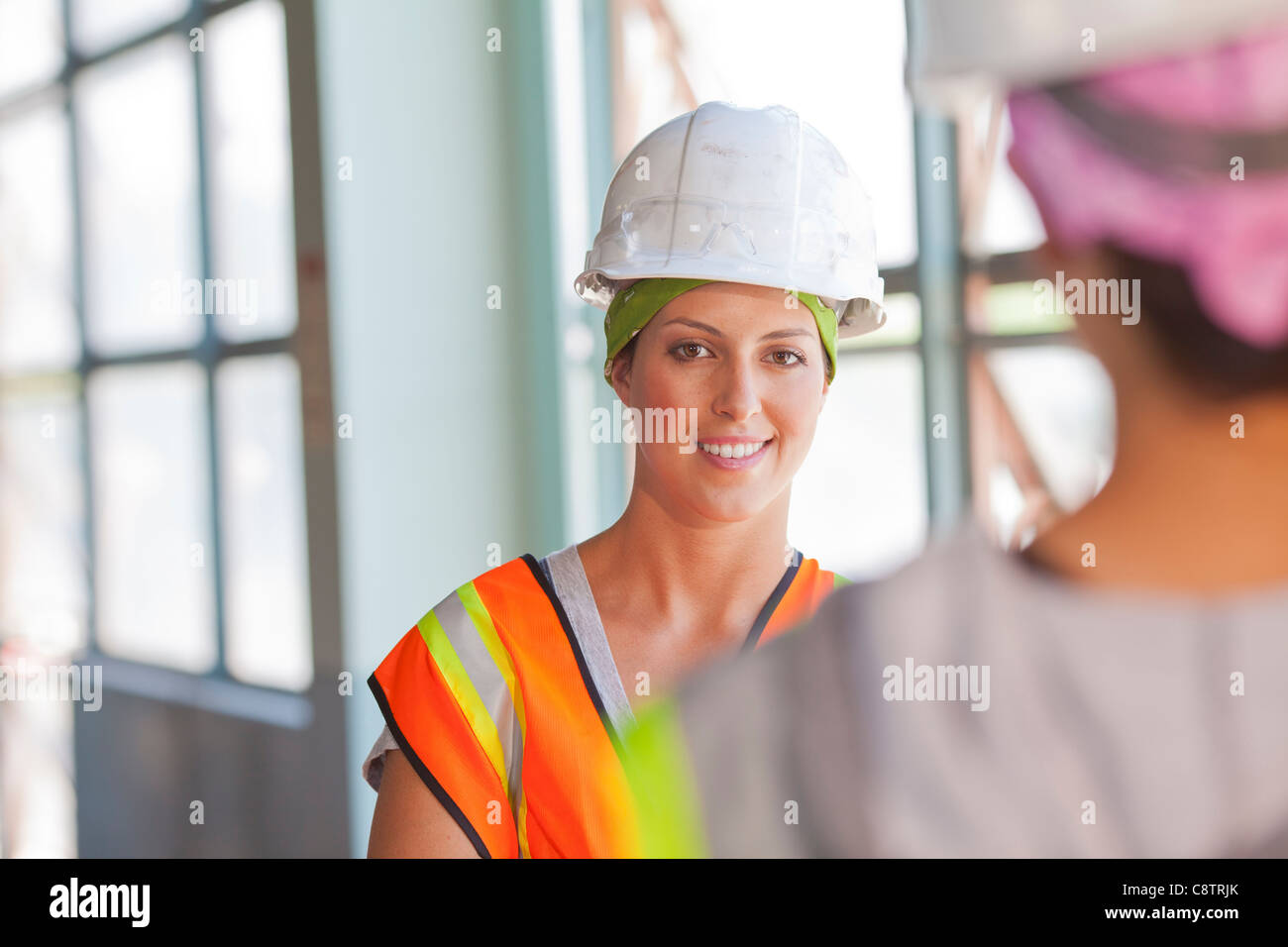 USA, New Mexico, Santa Fe, zwei weibliche Arbeiter Stockfoto