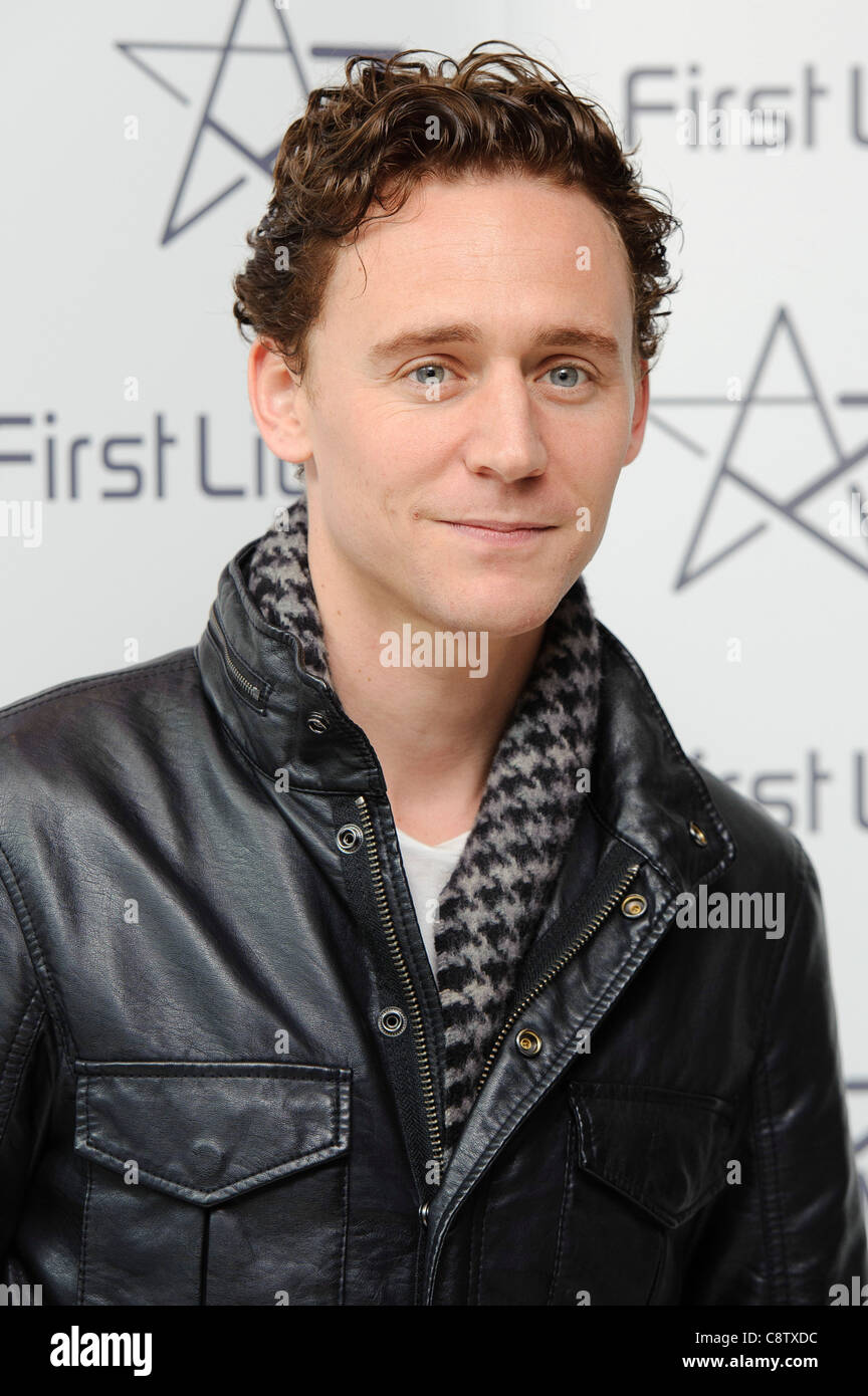 Tom Hiddleston kommt für den ersten Light-Awards an einem zentralen Ort London. Stockfoto