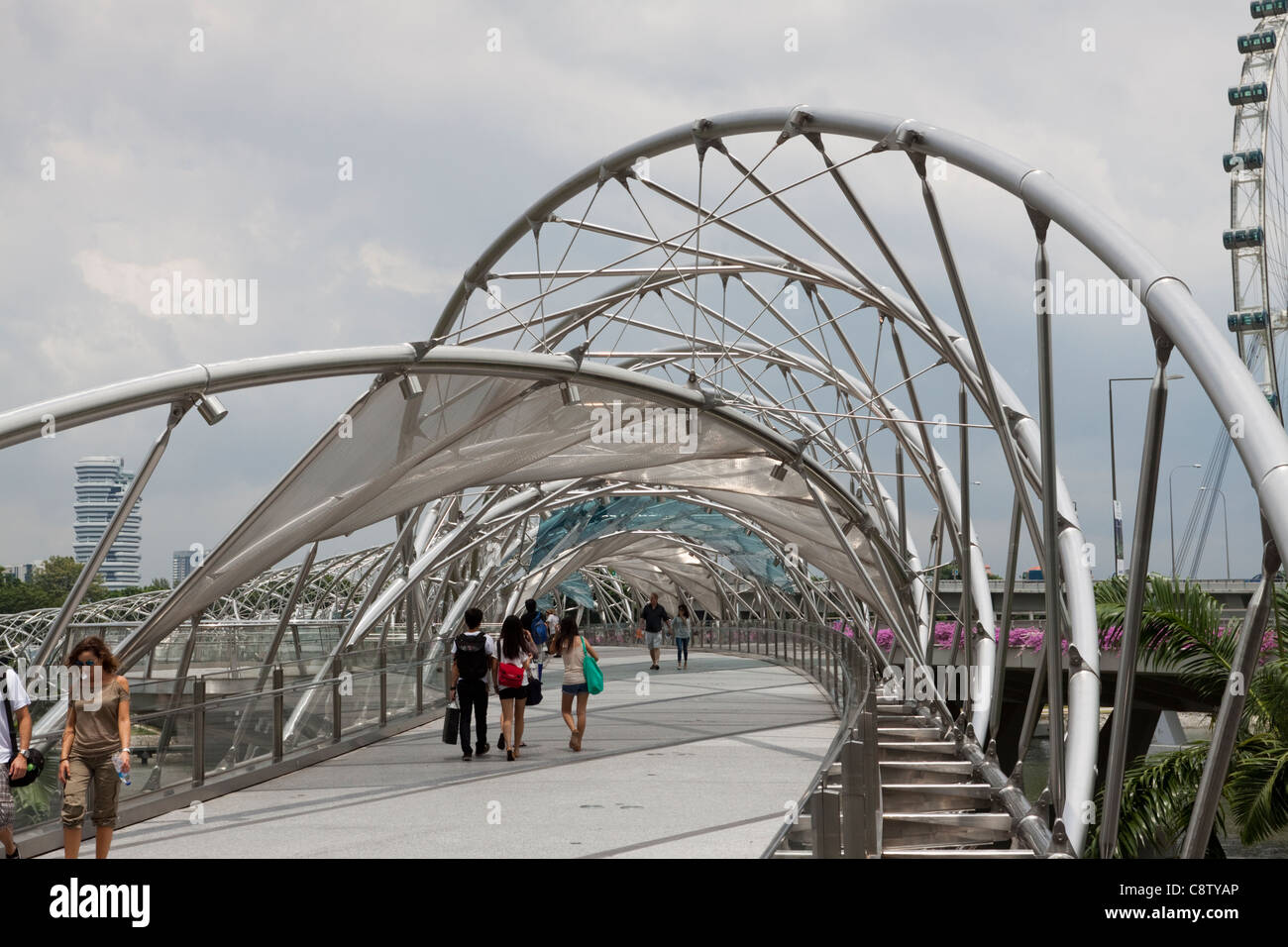 Die Helix-Brücke die Welt zuerst gebogen Doppel-Helix-Brücke, Singapur Stockfoto