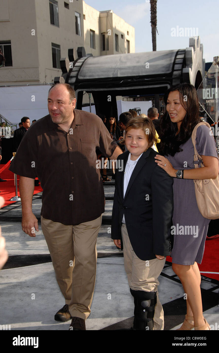 James Gandolfini, Michael Gandolfini, Deborah Lin im Ankunftsbereich