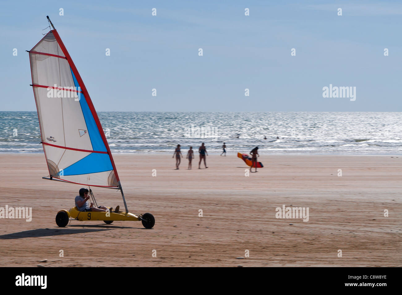 Land yachting auf einem Strand der Insel Oléron, Frankreich. Stockfoto