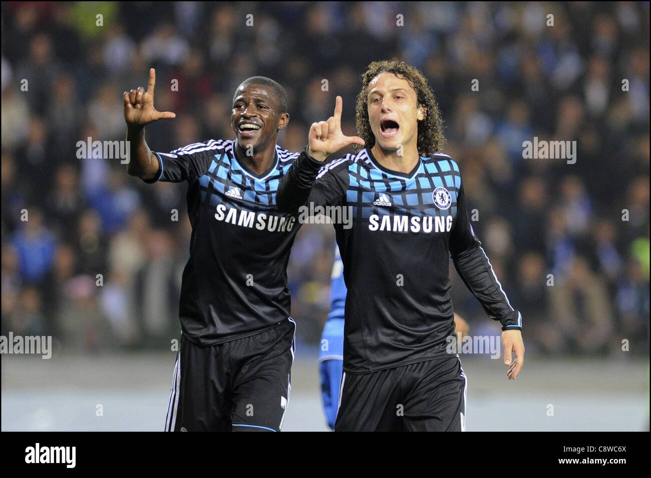 01.11.2011 Genk, Belgien.  Ramires und David Luiz Chelsea in der Champions-League-Spiel zwischen Racing Genk und Chelsea Stockfoto
