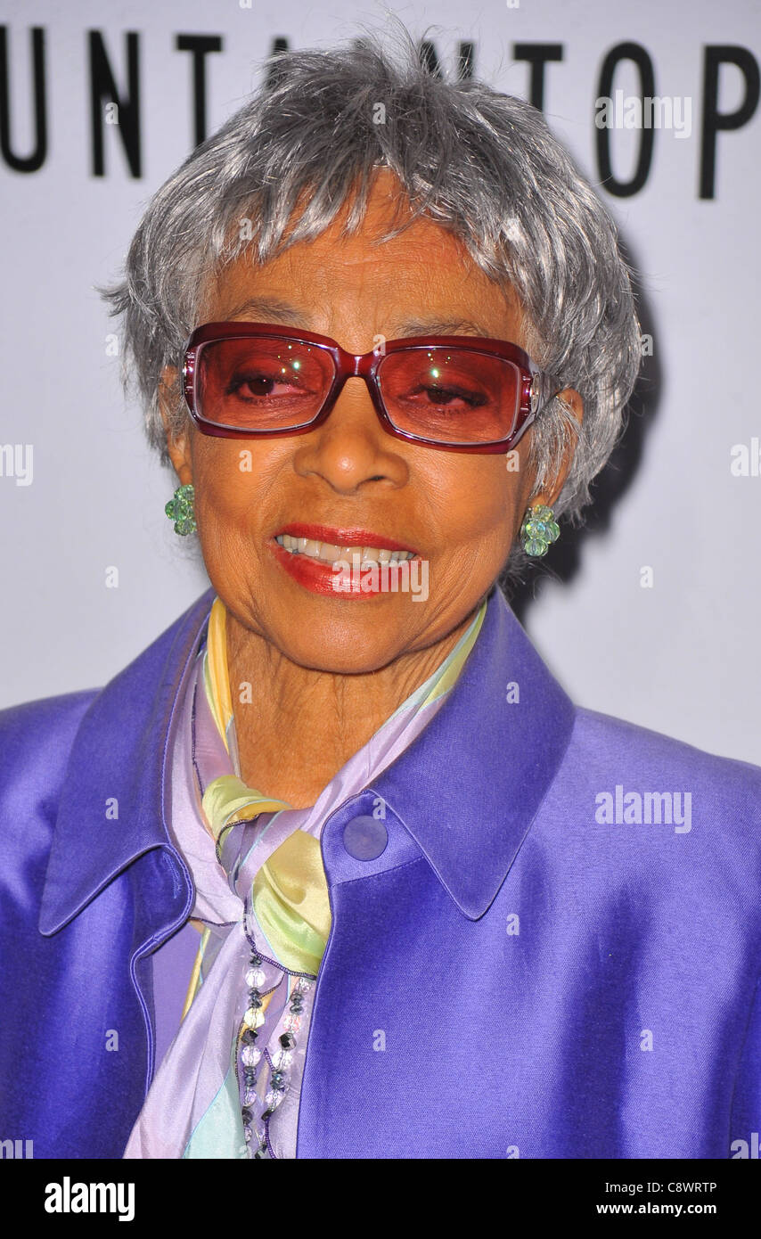 Ruby Dee in Anwesenheit für THE MOUNTAINTOP Opening Night am Broadway, Bernard B Jacobs Theatre, New York, NY 13. Oktober 2011. Stockfoto