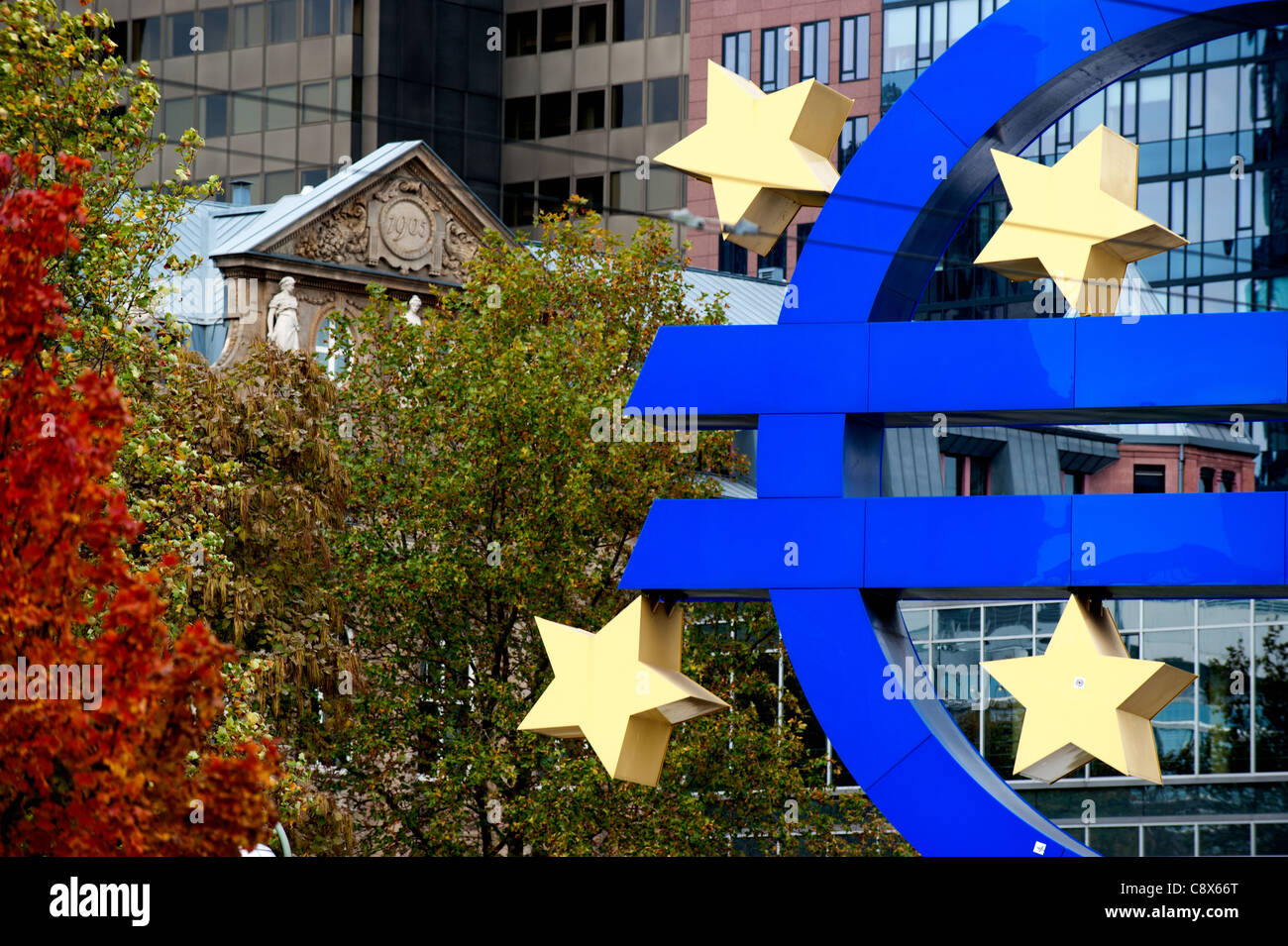 Euro-Symbol vor der EZB, Europäische Zentralbank, Willy-Brandt-Platz-Platz in Frankfurt Am Main, Deutschland Stockfoto