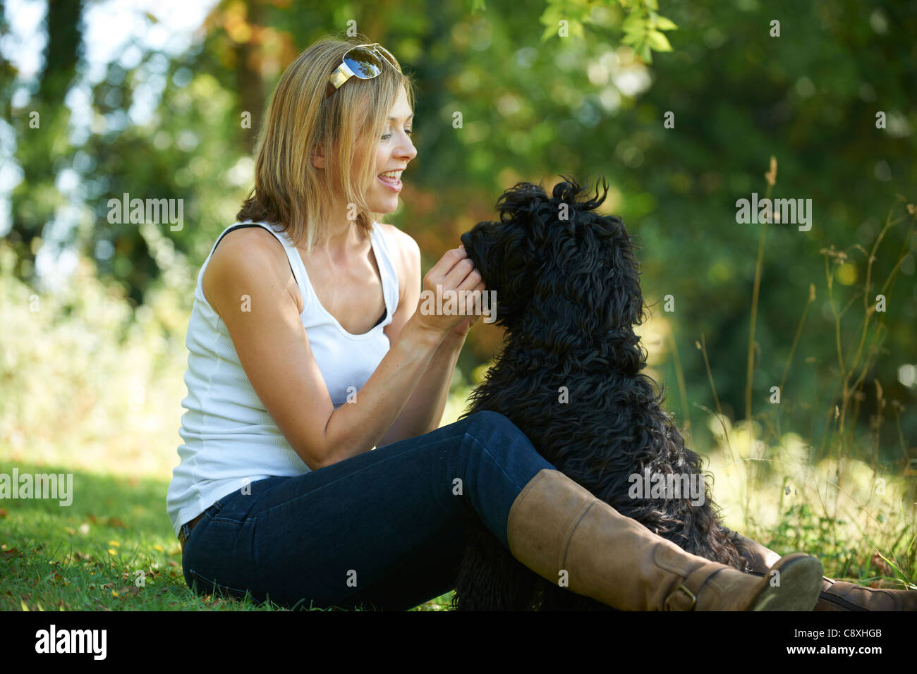 Frauen Mit Hunden Ein Unwiderstehliches Duo Mehr Als Nur Ein Spaziergang Im Park