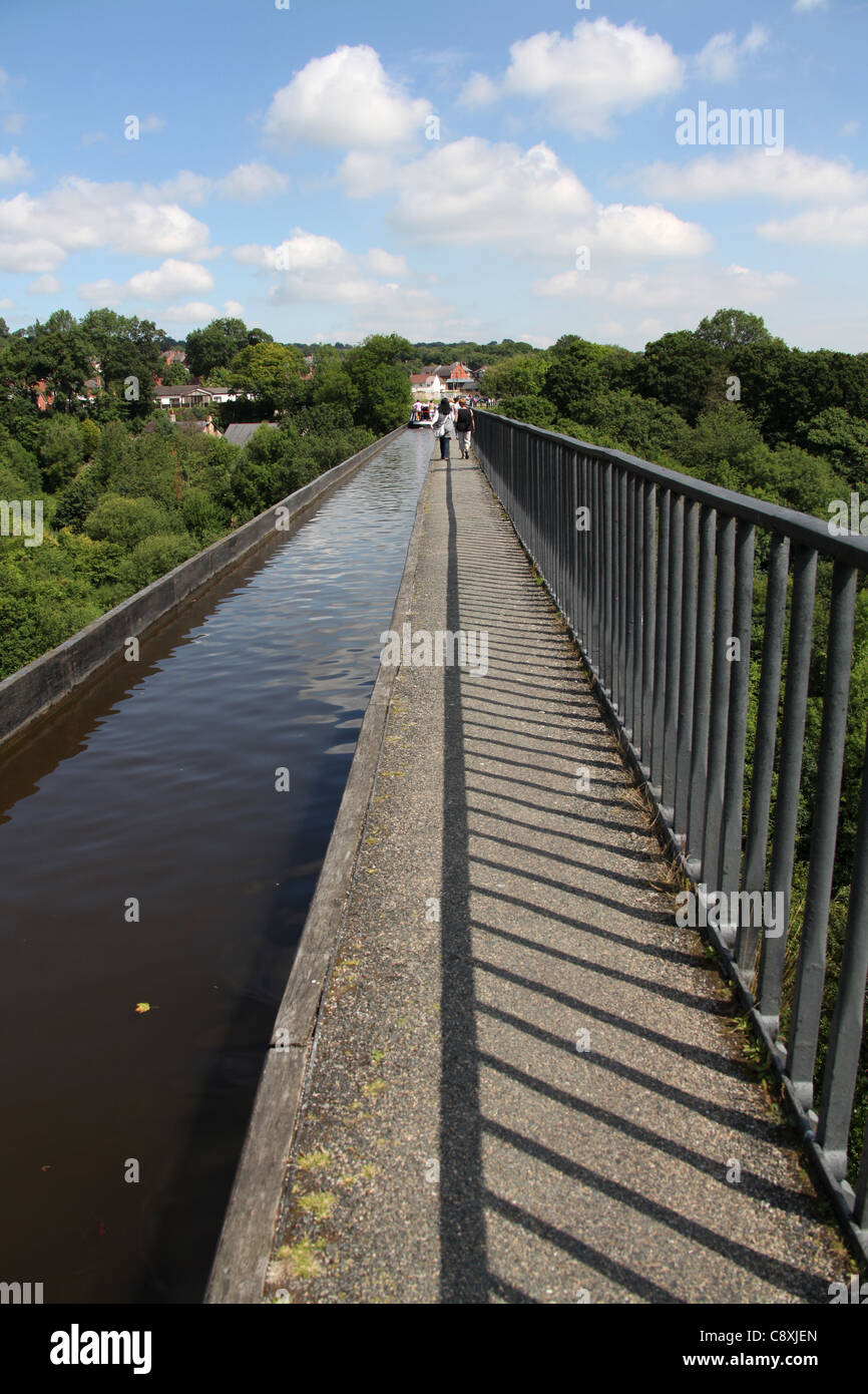 Dorf von Trevor, Wales. Malerische Aussicht von Thomas Telford und William Jessop gebaut Pontcysyllte Aquädukt. Stockfoto