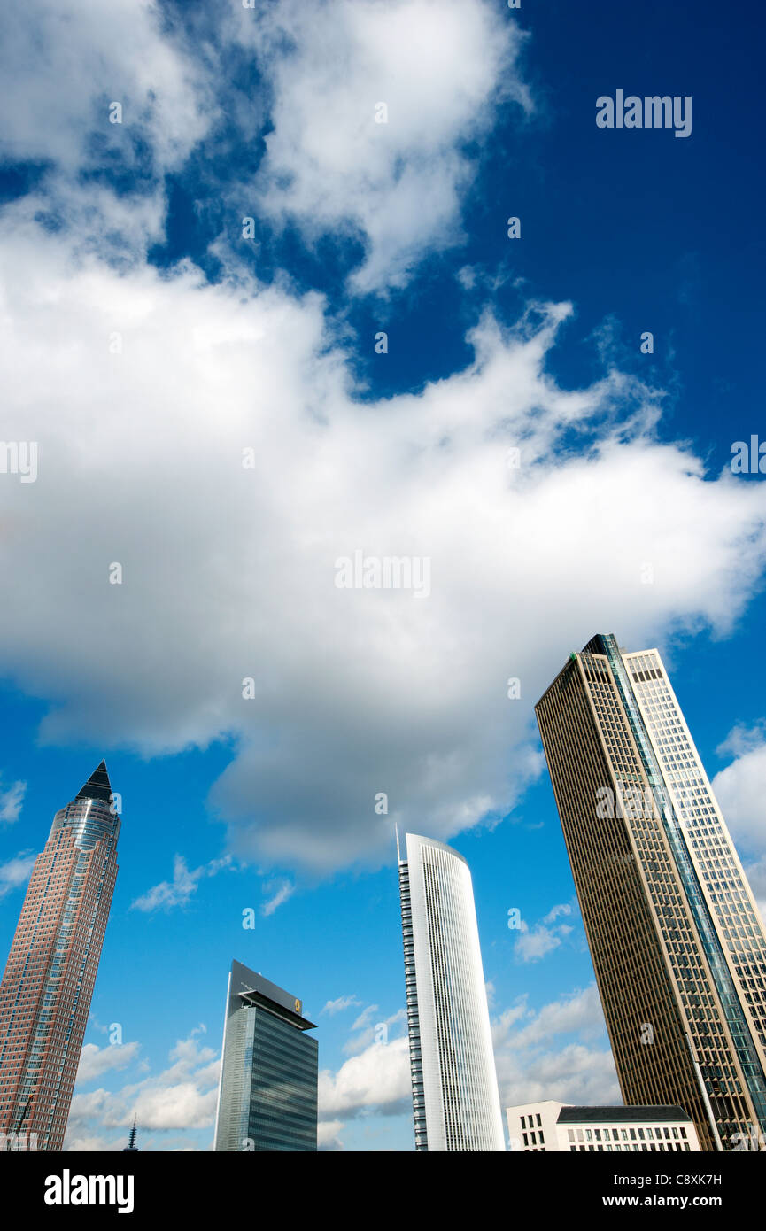 Hochhäuser in Frankfurt, vom linken, Messeturm Turm, twin Towers, Castor und Pollux und Tower 185, Hessen, Deutschland, Europa. Stockfoto