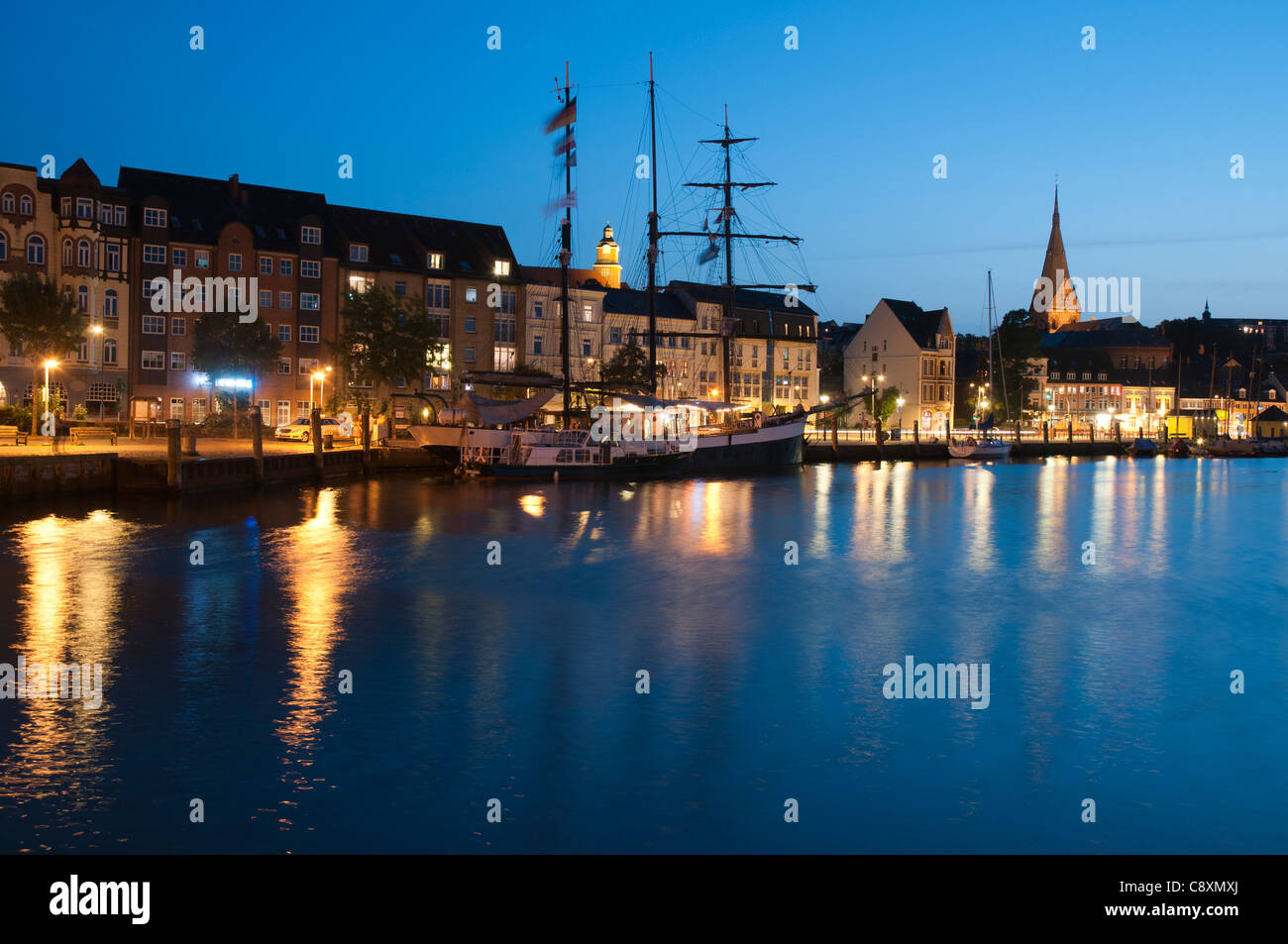 Flensburg bei Nacht, Schleswig-Holstein, Flensburger Förde, Ostsee, Deutschland, Europa Stockfoto
