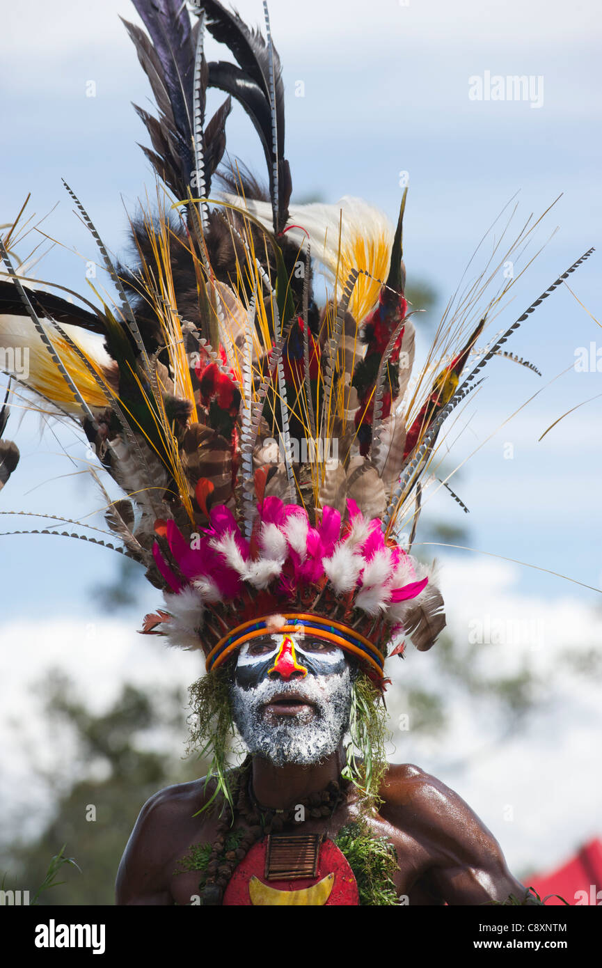 Stammes-Performer Western Highlands Papua Neuguinea erklingt in einem Sing-Sing - Hagen Show Western Highlands von Papua-Neuguinea Stockfoto