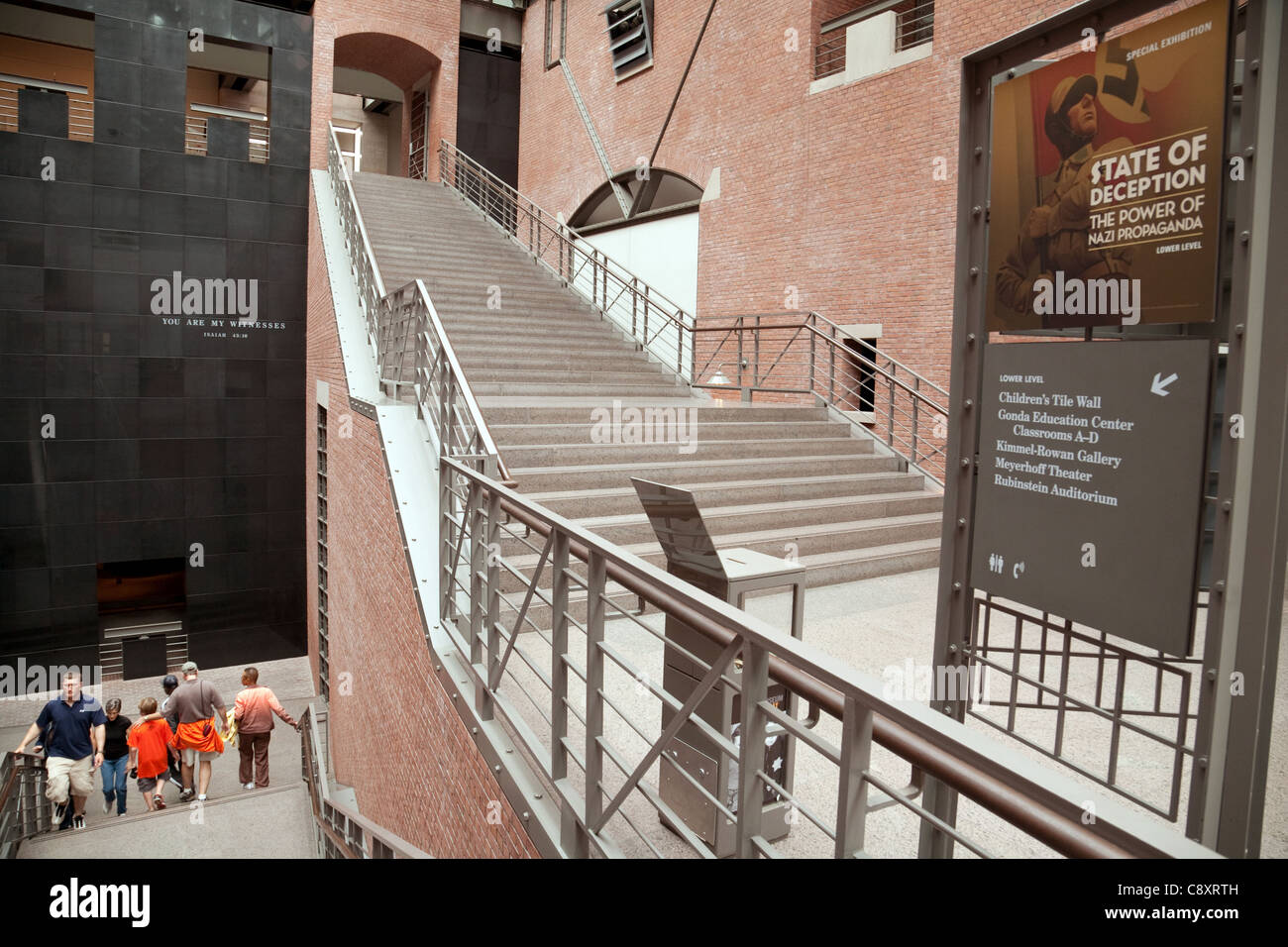 Innenaufnahme, The US Holocaust Museum, Washington DC USA Stockfoto