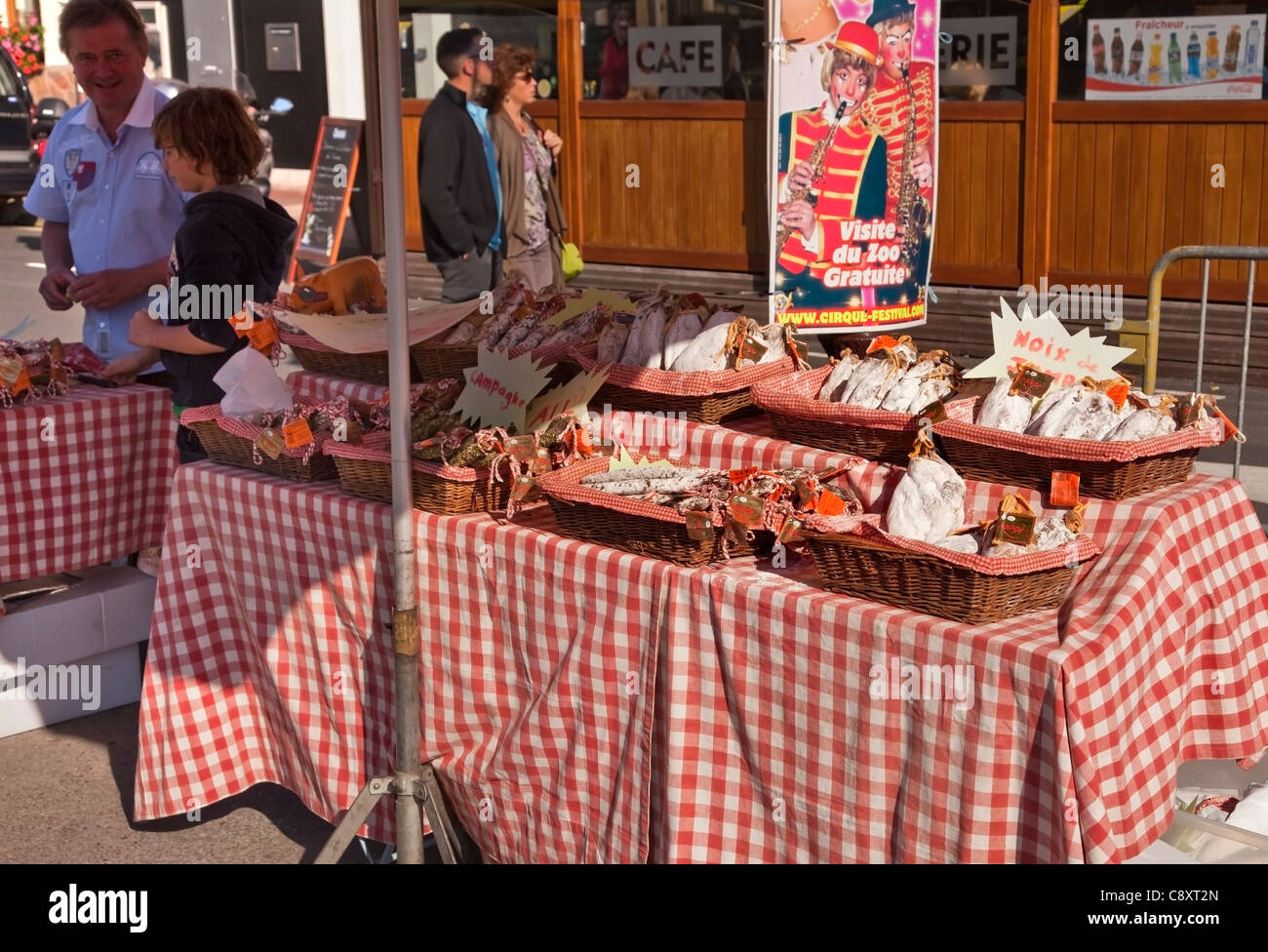 Marktstand in Bergues, Nord, Nord-Frankreich. Stockfoto