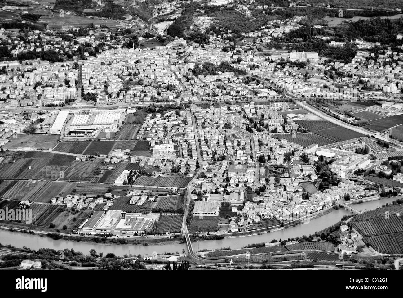 Luftaufnahme der Stadt Rovereto, Italien Stockfoto