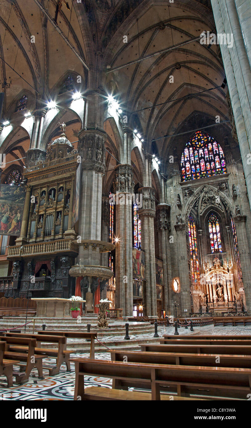 Mailand - Hauptschiff des Doms Stockfoto