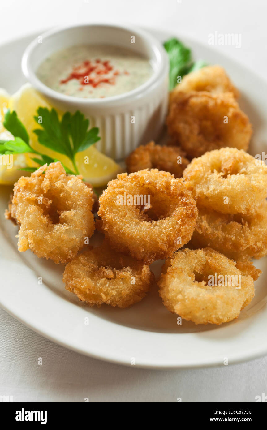 Frittierte Calamari oder Tintenfisch Stockfoto