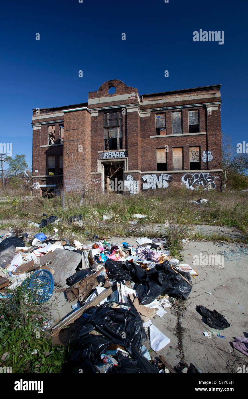 Detroit, Michigan - ein verlassenes und belästigten Schule. Stockfoto