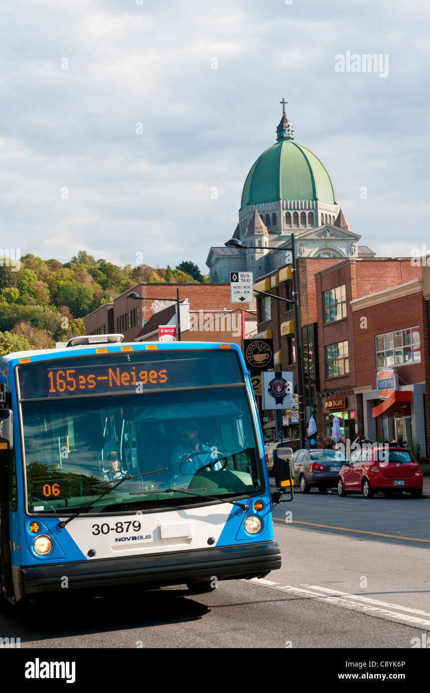 Côte des Neiges Street und Oratoire Saint Joseph Montreal Kanada Stockfoto