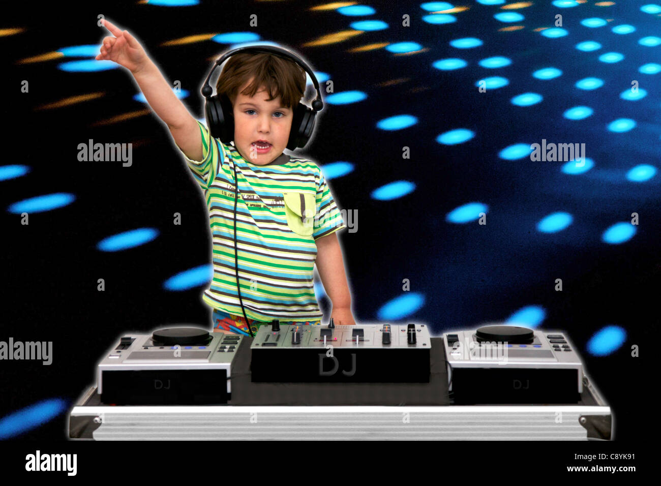 Kids Party DJ auf den Decks - GROOVY Stockfoto