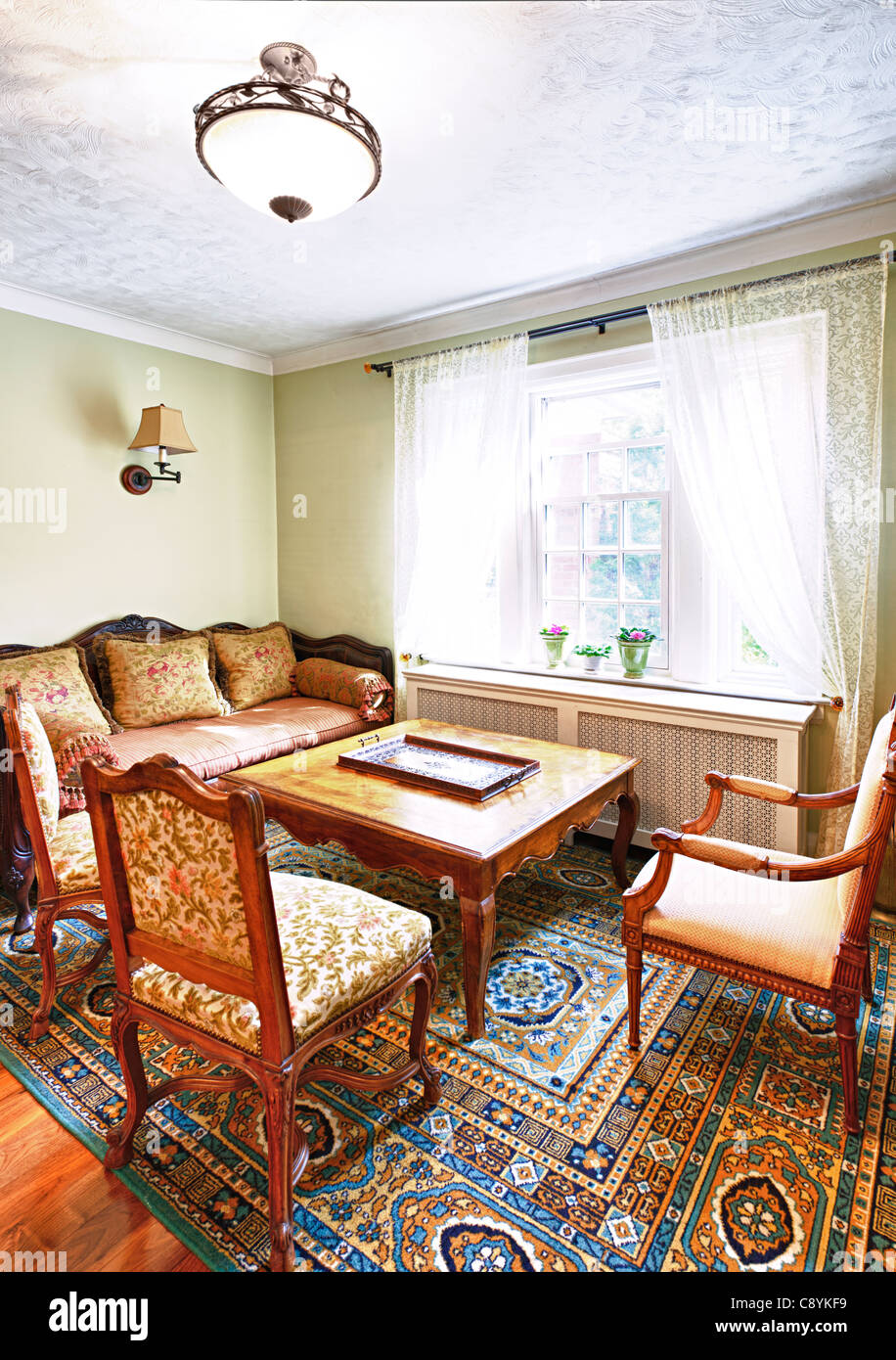 Antike Möbel im Wohnzimmer Interieur Stockfoto