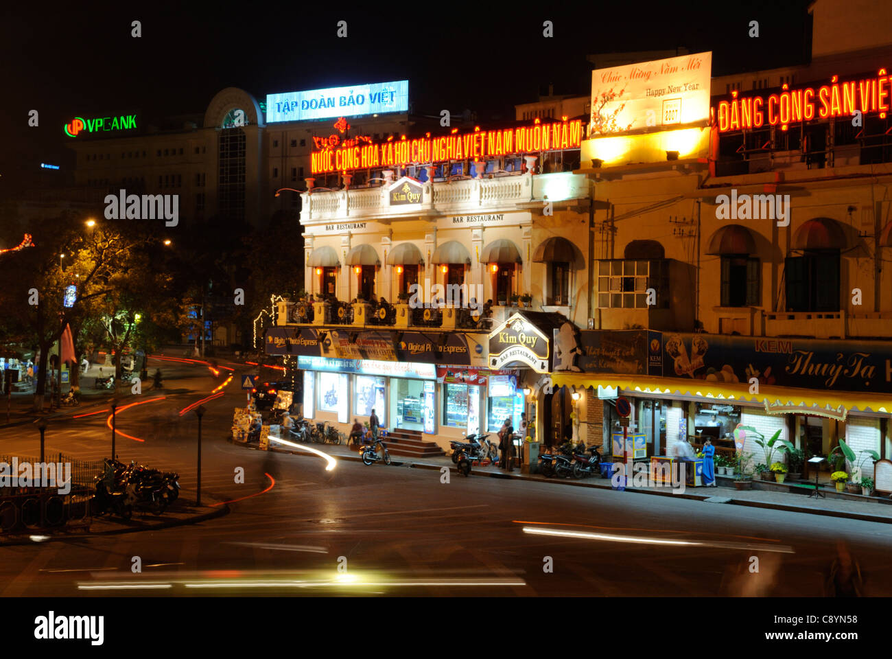 Asien, Vietnam, Hanoi. Hanoi Altstadt. Nachtleben auf Luong Van kann St.at das Nordende des Hoan-Kiem-See... Stockfoto