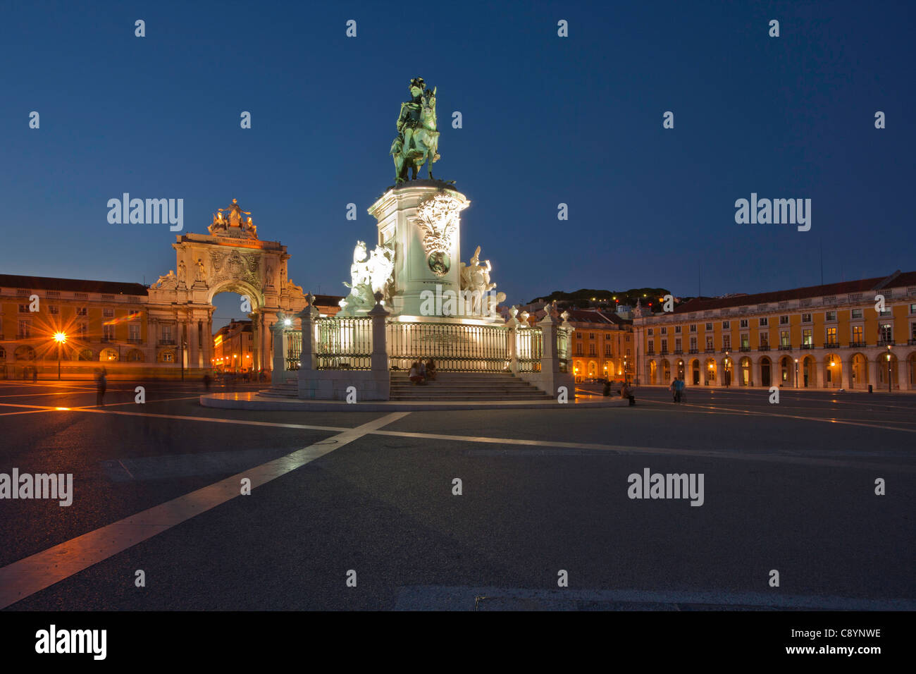 Flutlicht Praca de Comercio, Lissabon, Querformat. Stockfoto