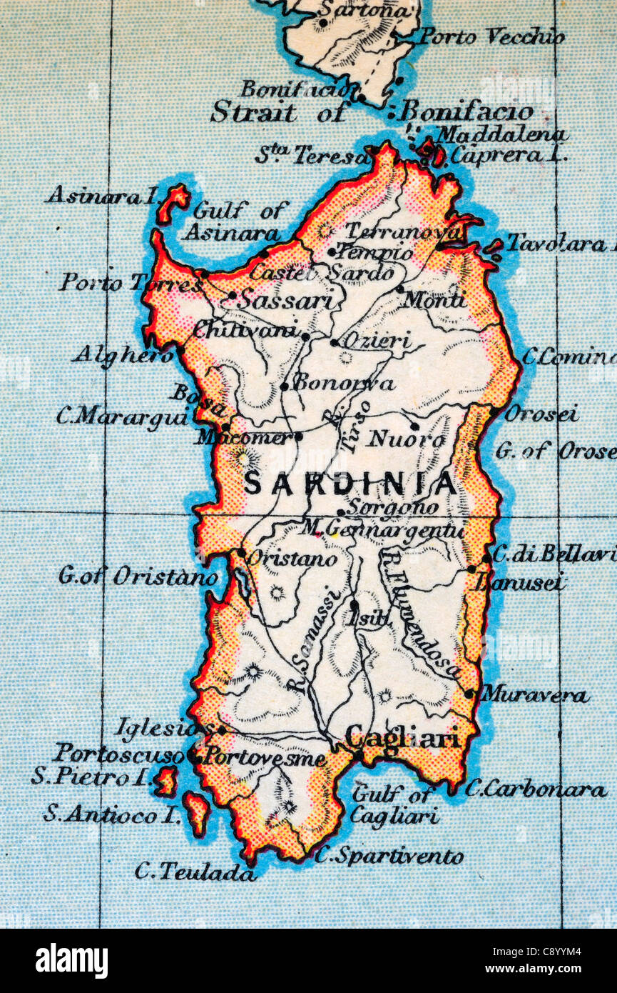 Makro einer alten Atlas Karte (ca. 100 Jahre alt) von Sardinien, etwas fleckig und stockfleckig (vor allem oberen Teil) Stockfoto