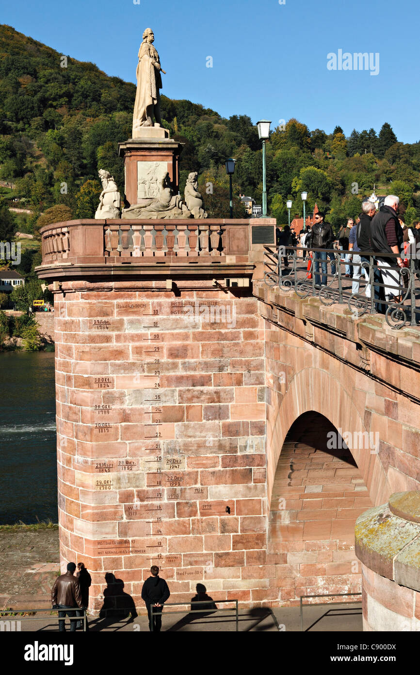 Statue auf der alten Brücke Heidelburg, Heidelberg Baden-Württemberg Deutschland Stockfoto