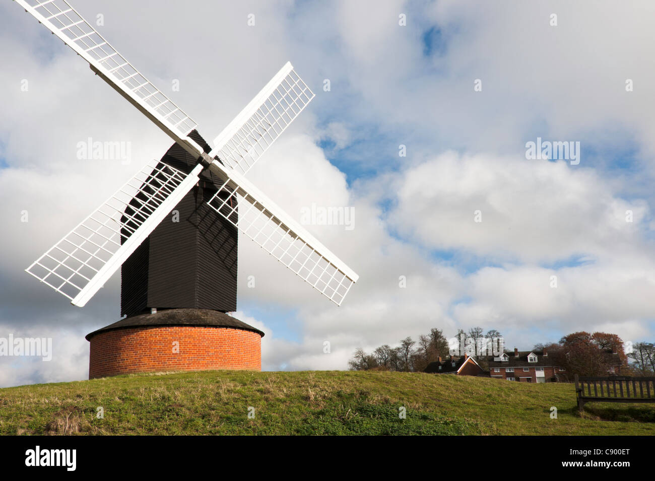 Die schöne alte restaurierte Windmühle im Dorf von Brill Buckinghamshire England Vereinigtes Königreich UK Stockfoto
