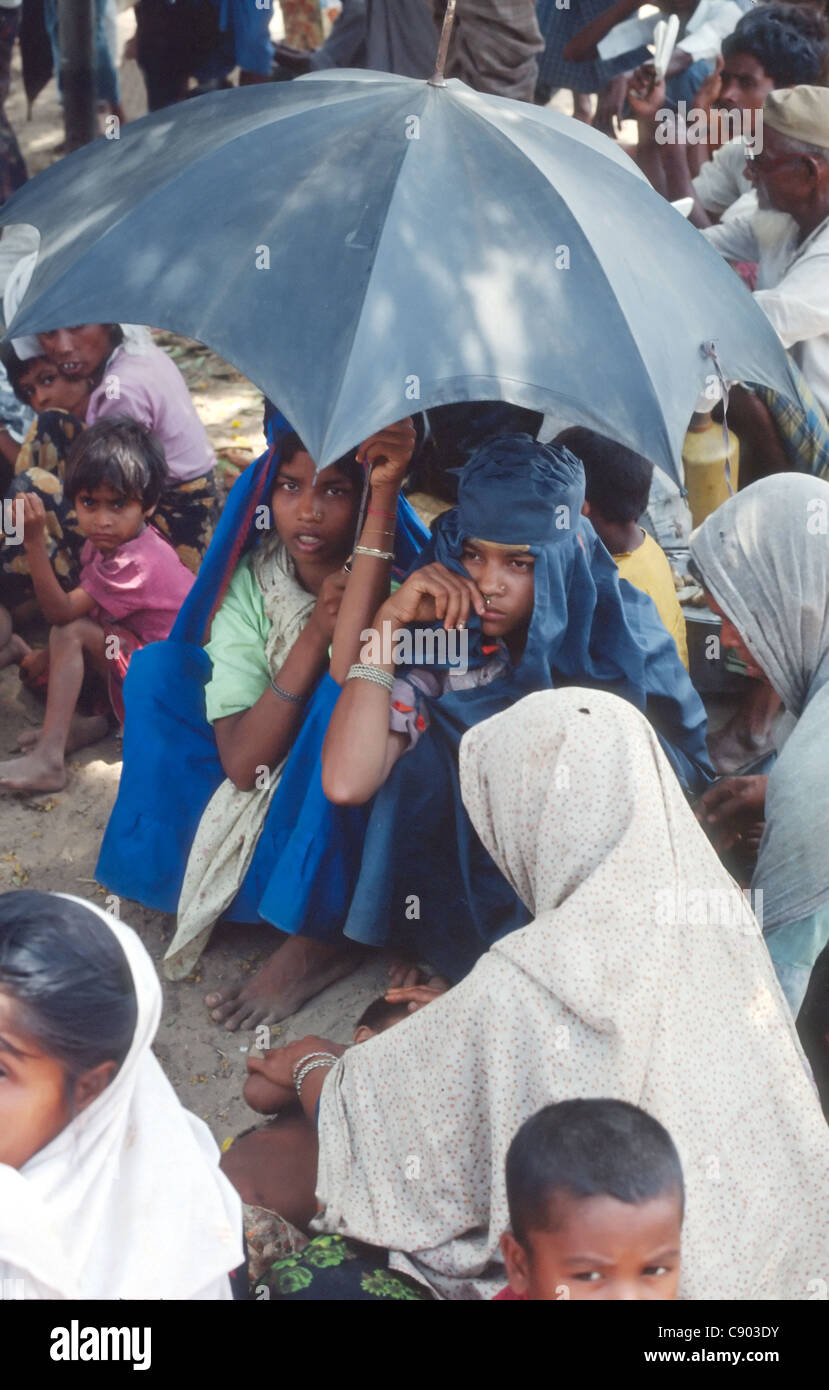 250.000 Rohingya-Flüchtlinge (1/3 der gesamten Pop) aus Arakan Provinz in Birma Regierung Unterdrückung fliehen. Teknaf. Bangladesch. 1992. Stockfoto