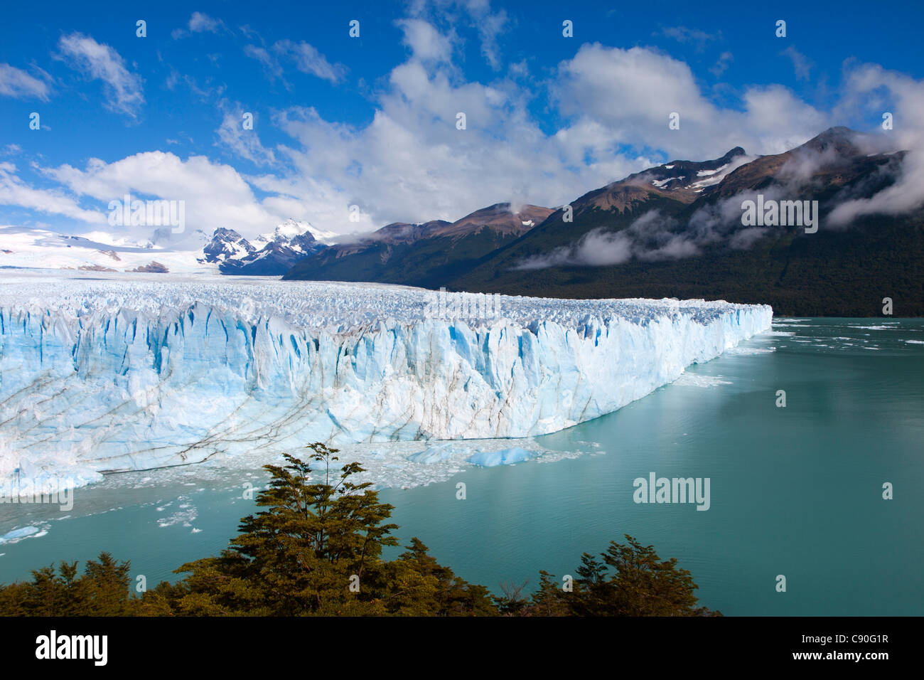 Perito Moreno-Gletscher, Lago Argentino, Nationalpark Los Glaciares, in der Nähe von El Calafate in Patagonien, Argentinien Stockfoto