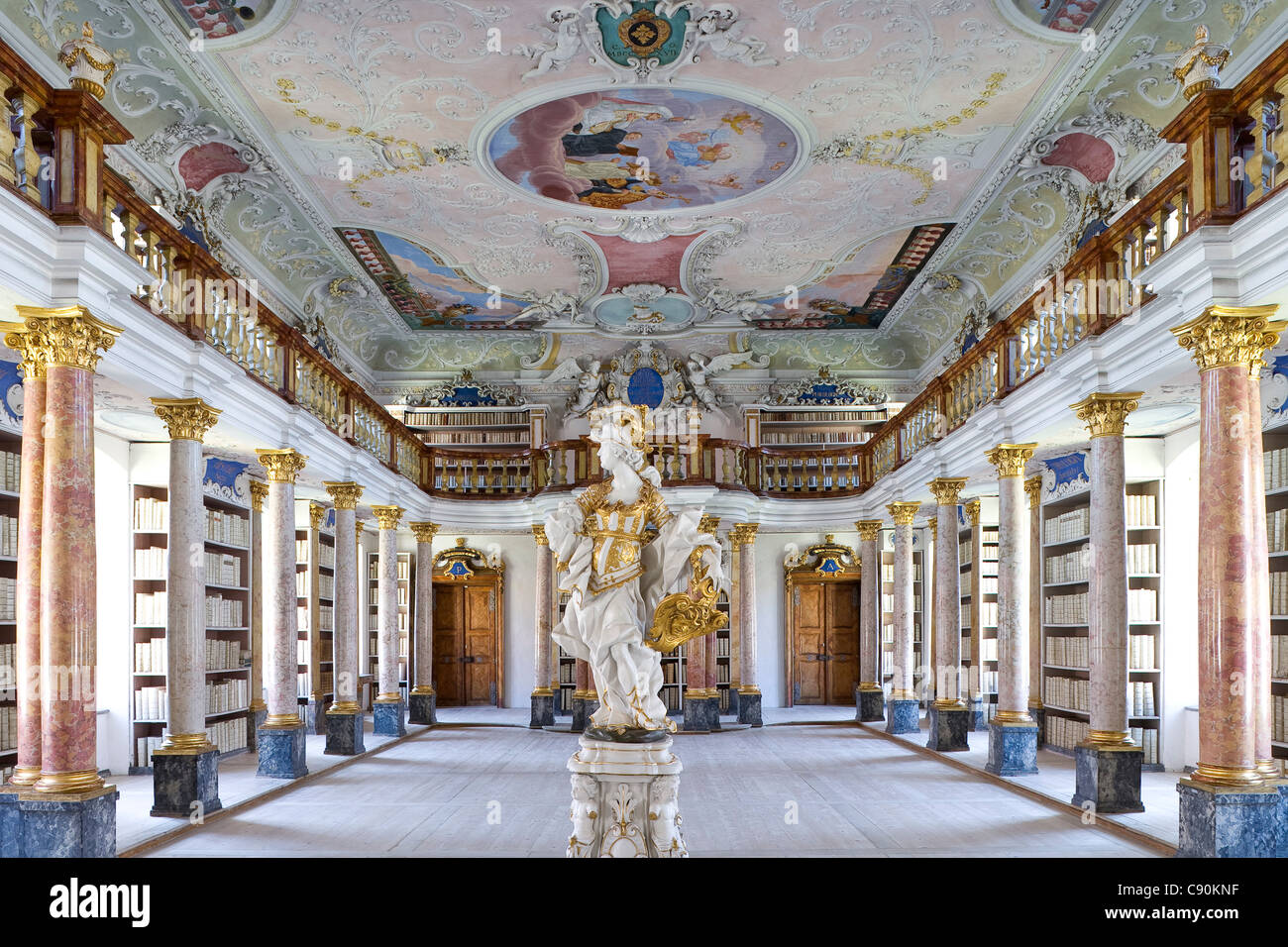 Innenansicht der alten Bibliothek, Ottobeuren Abbey, Ottobeuren, Bayern, Deutschland, Europa Stockfoto