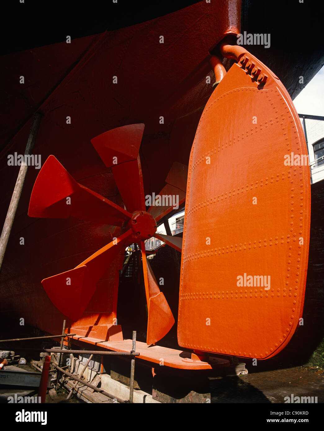 Nahaufnahme von orange lackierte Propeller der SS Great Britain. Schiff. Trockenen angedockt. Avon, England. Stockfoto