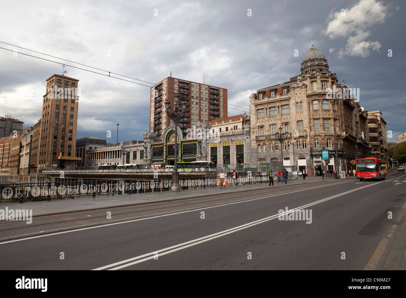 Bilbao Pais Vasque Spanien Städtetourismus Ciudad Straße Stadtarchitektur Stockfoto