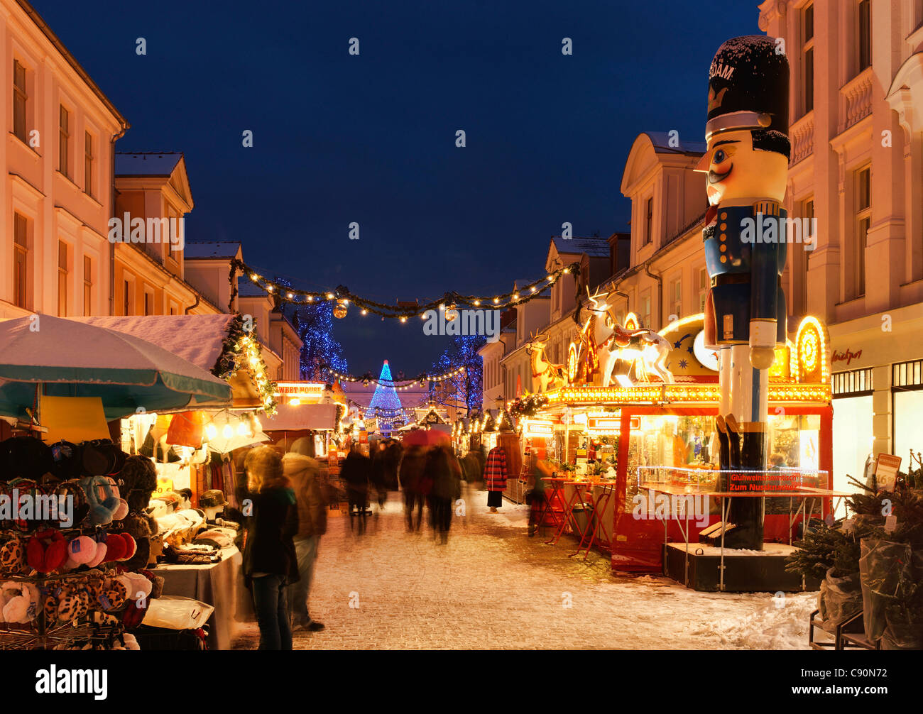 Weihnachtsmarkt in der Abend, Brandenburger Straße, Potsdam