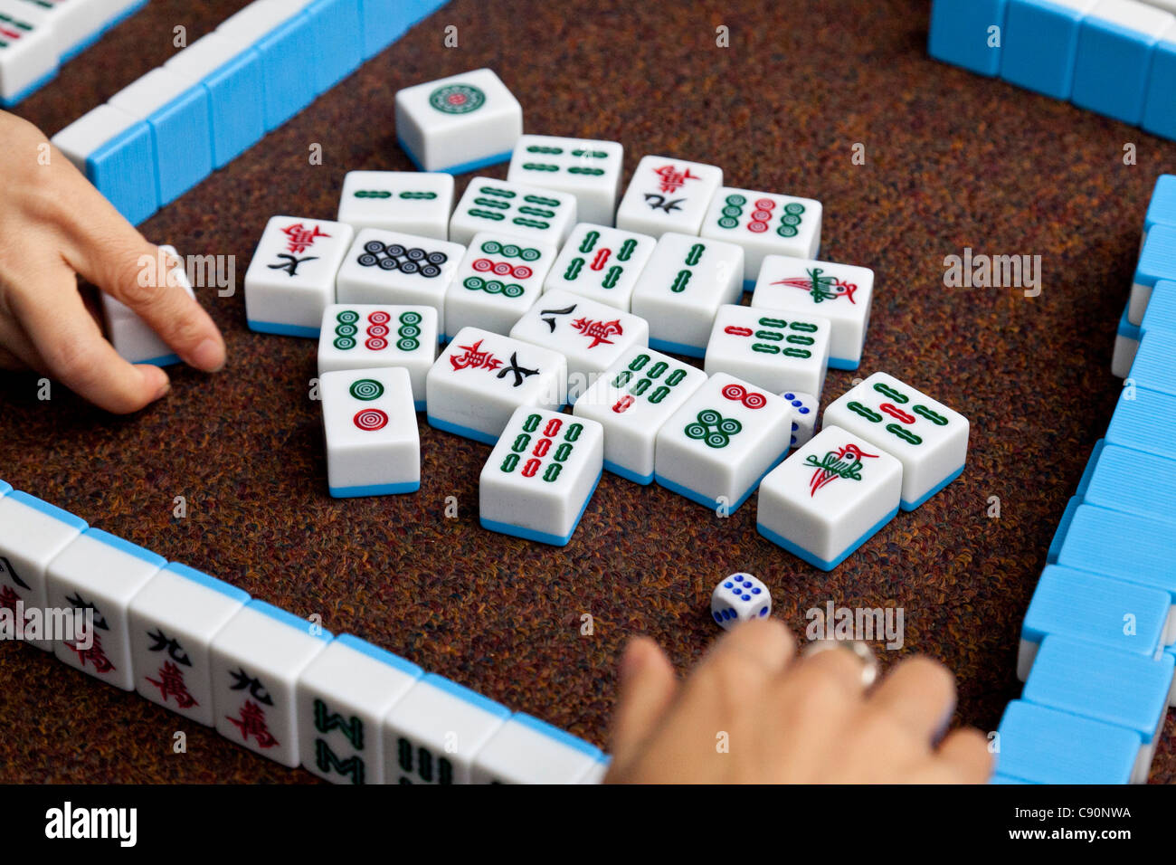 Frauen spielen Majiang, Mahjong, Brettspiel Chinese, auf der Straße,  Chongqing, Volksrepublik China Stockfotografie - Alamy