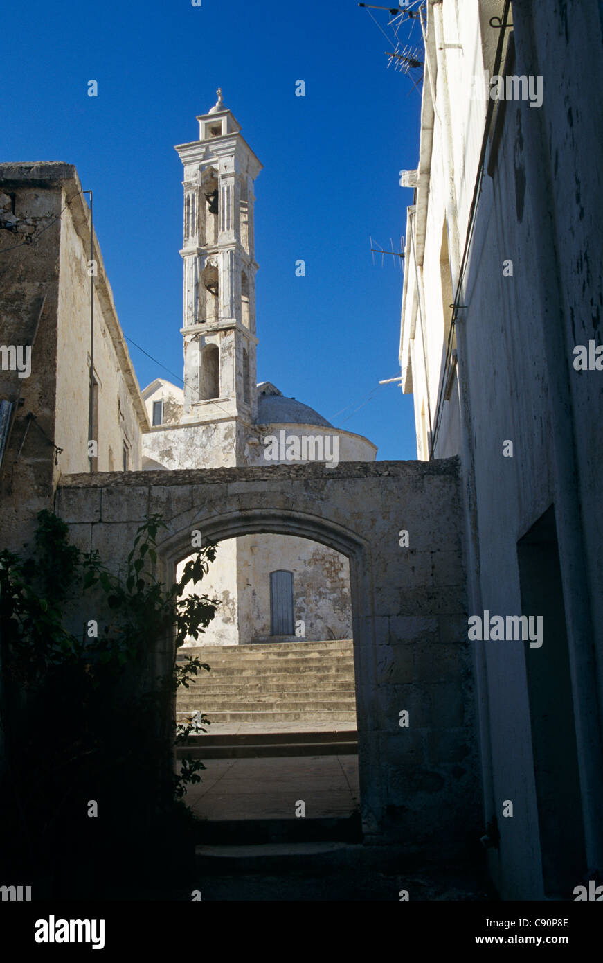 Der Hafen von Kyrenia ist an der Mittelmeerküste im Norden der Insel Zypern. Es gibt historische Gebäude und Stockfoto