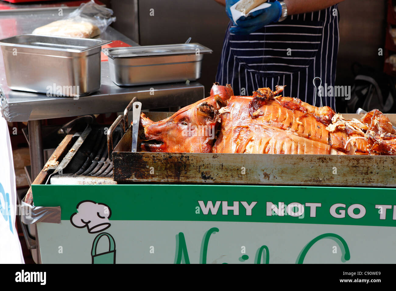 Ganze gekochte Schwein im Freien an der Birmingham International Food Fair 2011. Stockfoto