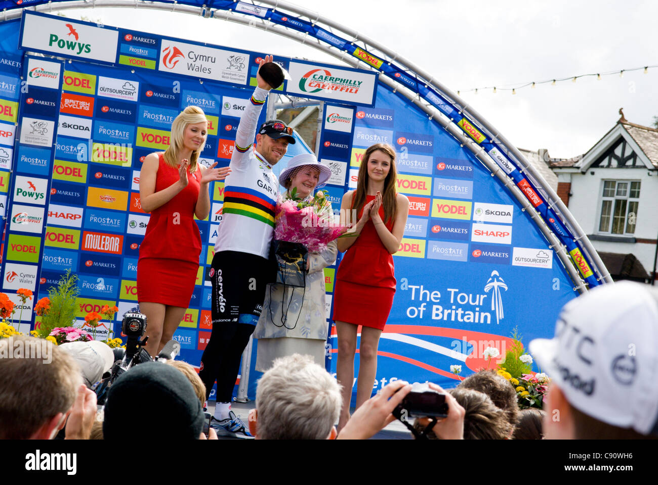 2010 Radsport-Weltmeister Thor Hushovd auf Podium nach Caerphilly Etappensieg der 2011 Tour of britain Stockfoto
